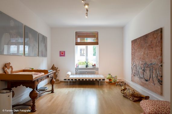 Praxisraum mit Wickelkommode